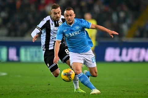 مطاردة أتالانتا مستمرة.. نابولي يعود بـ3 نقاط من ملعب أودينيزي في الدوري الإيطالي